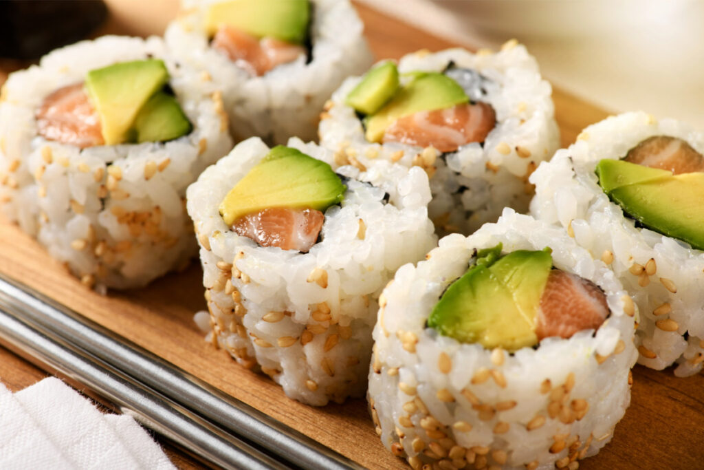  Sushi Rolls: Basic Rolling Techniques and 16 Recommended Recipes for Enjoying Ingredients