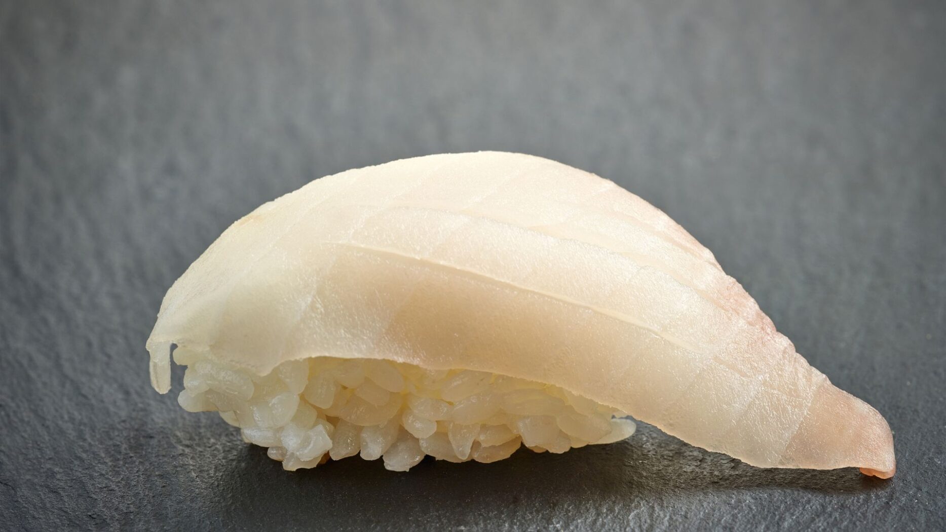 sea ​​bream sushi