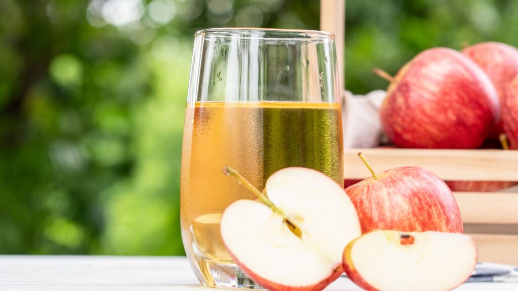 apples and apple juice